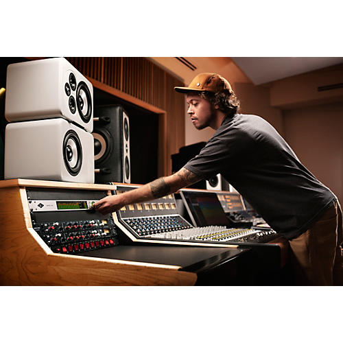 Universal Audio Apollo x16 Gen 2 18x20 Thunderbolt 3 Audio Interface Essentials - musicians--Friend