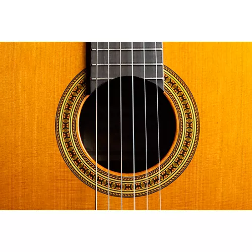 Yamaha GC42 Handcrafted Classical Guitar Spruce - musicians--Friend