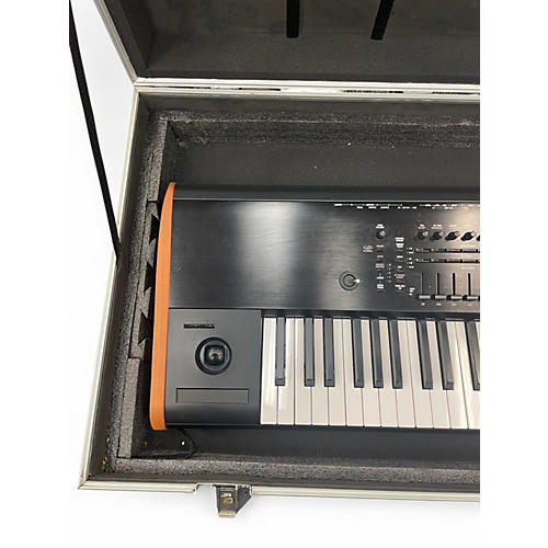 Used KORG Kronos 2 88 Keyboard Workstation - musicians--Friend