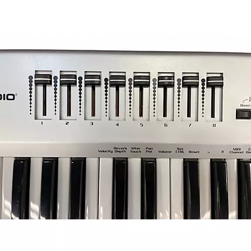 Used M-Audio Radium 49 - musicians--Friend