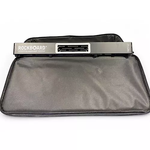 Used RockBoard TRES 3.2 Pedal Board - musicians--Friend