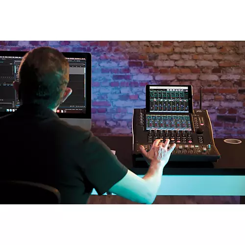 Peavey Aureus 28-Channel Digital Mixer With FX - musicians--Friend