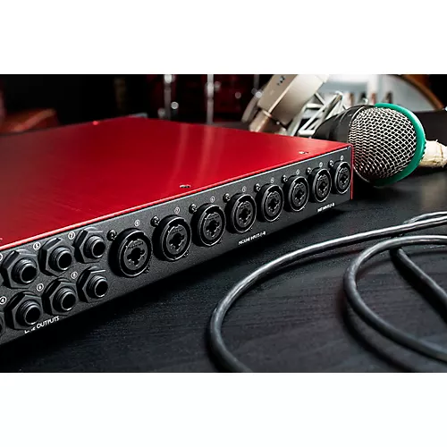 Focusrite Scarlett OctoPre Dynamic 8-Channel Microphone Preamp & Compressor - musicians--Friend