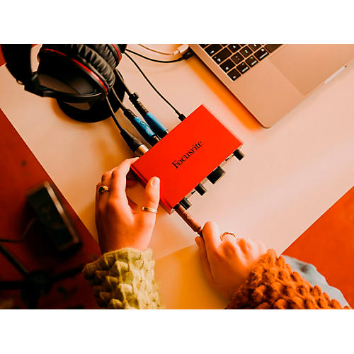 Focusrite Scarlett Solo Studio Pack Gen 4 - musicians--Friend