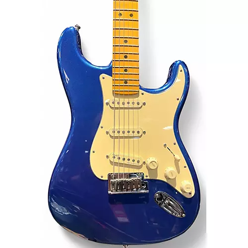 Used 2023 Fender American Ultra Stratocaster Metallic Blue Solid Body Electric Guitar Metallic Blue - musicians--Friend
