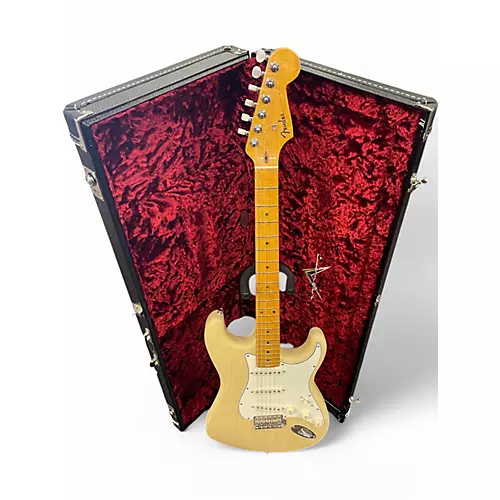 Used Fender CUSTOM SHOP 1960S STRATOCASTER MN - VBL Vintage Blonde Solid Body Electric Guitar Vintage Blonde - musicians--Friend