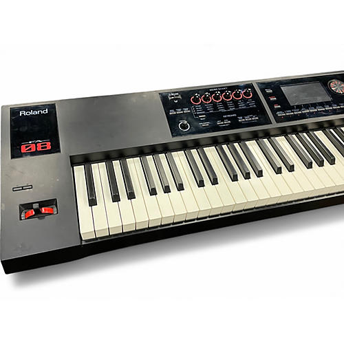 Used 2010s Roland FA08 Keyboard Workstation - musicians--Friend