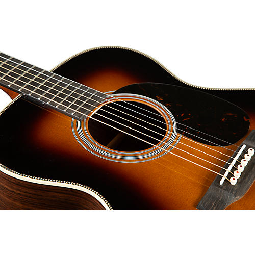 Martin 000-28 Standard Auditorium Acoustic Guitar Natural - musicians--Friend