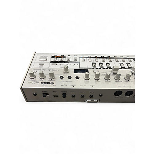 Used Roland TB 03 Synthesizer - musicians--Friend