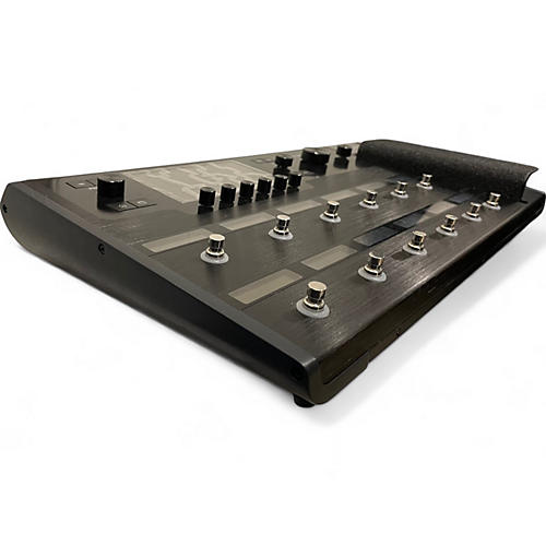 Used Line 6 Helix Effect Processor - musicians--Friend