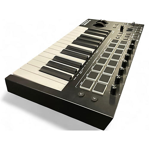 Used M-Audio Oxygen Pro 25 MIDI Controller - musicians--Friend