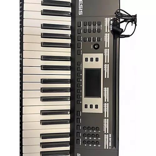 Used Alesis bravo 61 Digital Piano - musicians--Friend
