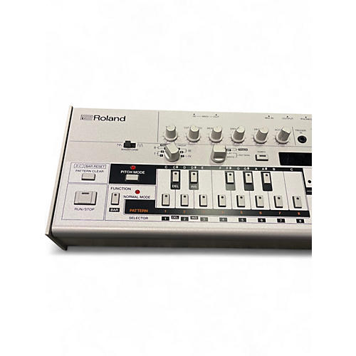 Used Roland TB 03 Synthesizer - musicians--Friend