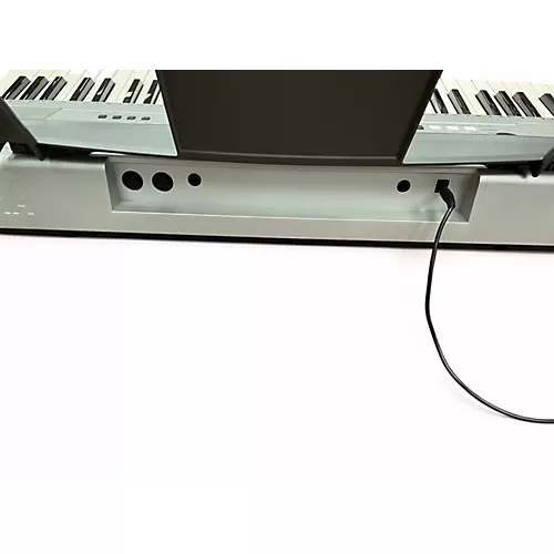 Used Yamaha PSRE323 61 Key Portable Keyboard - musicians--Friend