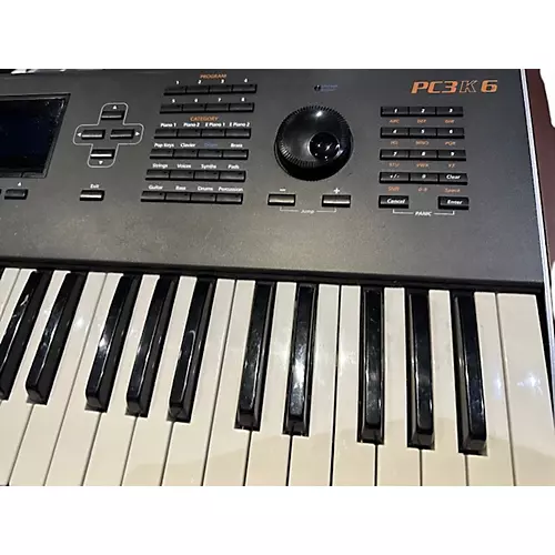 Used Kurzweil PC3K6 Portable Keyboard - musicians--Friend