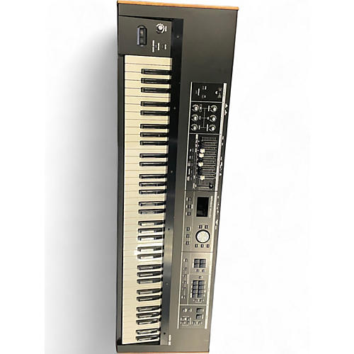 Used Roland VR730 Organ - musicians--Friend