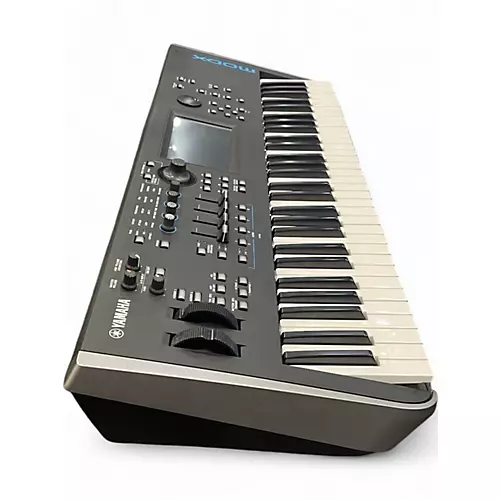Used Yamaha MODX6 Synthesizer - musicians--Friend