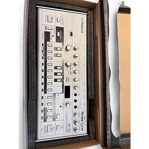 Used Roland TB-03 Synthesizer - musicians--Friend