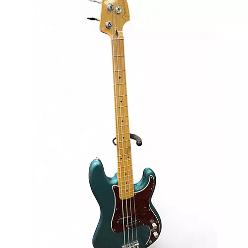 Used Fender Player Precision Bass Emerald Green Electric Bass Guitar Emerald Green - musicians--Friend