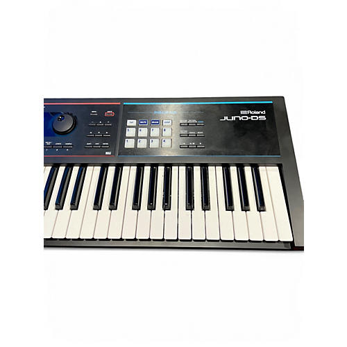 Used Roland JUNO DS61 Synthesizer - musicians--Friend
