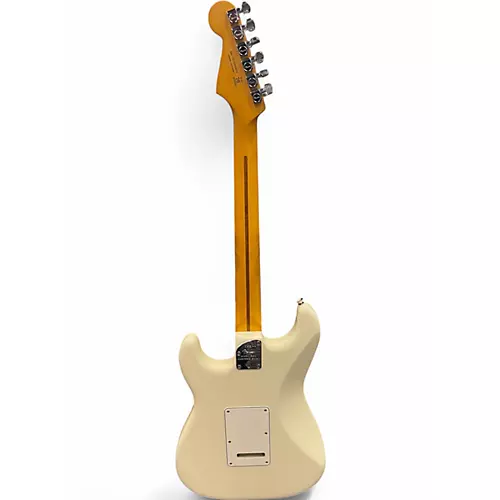 Used 2024 Fender American Professional II Stratocaster Olympic White Solid Body Electric Guitar Olympic White - musicians--Friend