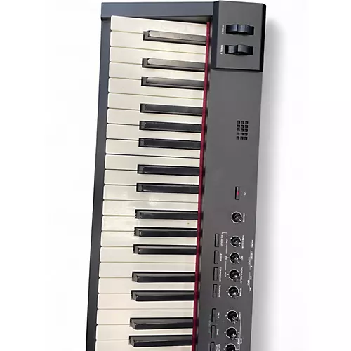Used Roland RD-88 Digital Piano - musicians--Friend