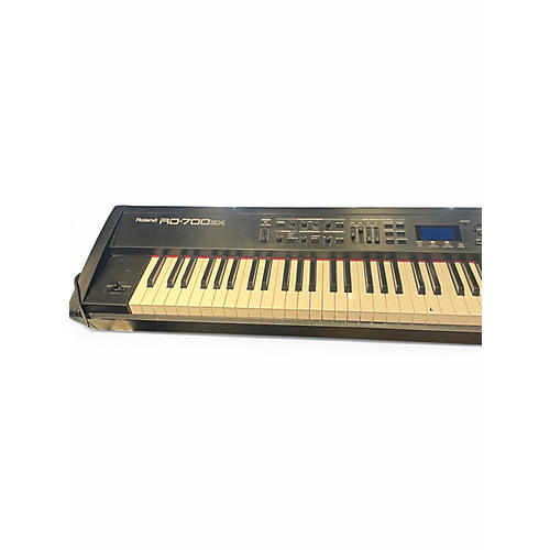 Used Roland RD700SX Keyboard Workstation - musicians--Friend