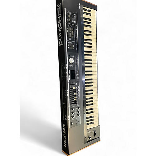 Used Roland VR730 Organ - musicians--Friend