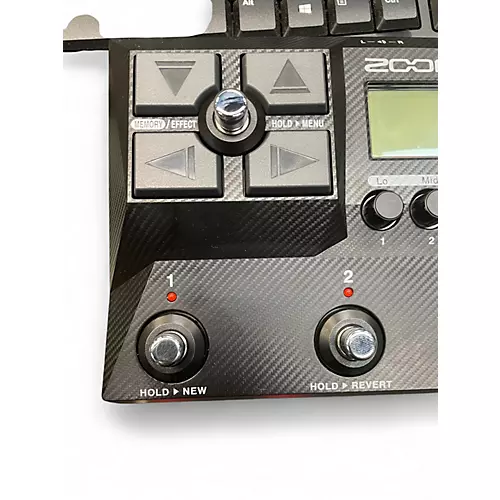 Used Zoom B2 Four Effect Processor - musicians--Friend