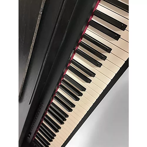 Used Roland HP1500 Portable Keyboard - musicians--Friend