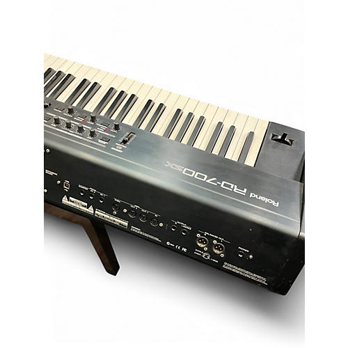 Used Roland RD700SX 88 Key Keyboard Workstation - musicians--Friend