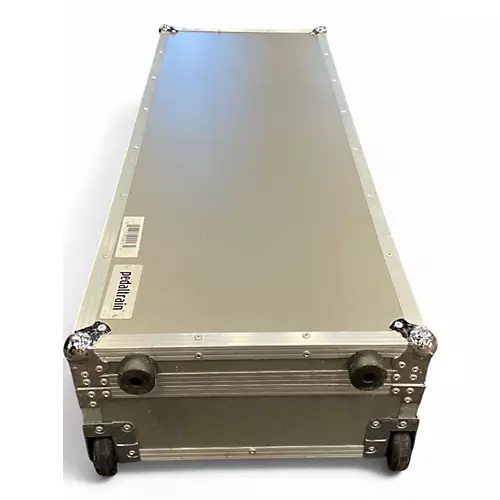 Used Pedaltrain Large Pedal Board