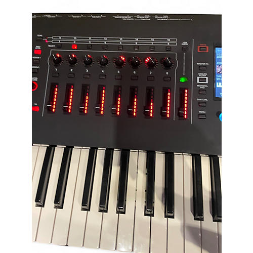 Used Roland Fantom 7 Keyboard Workstation