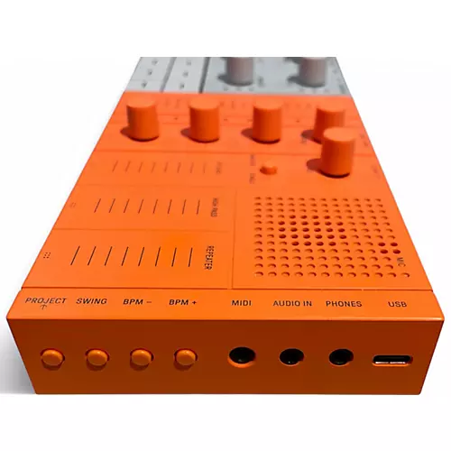 Used Yamaha seqtrak Synthesizer