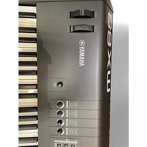 Used Yamaha MX88BK Synthesizer