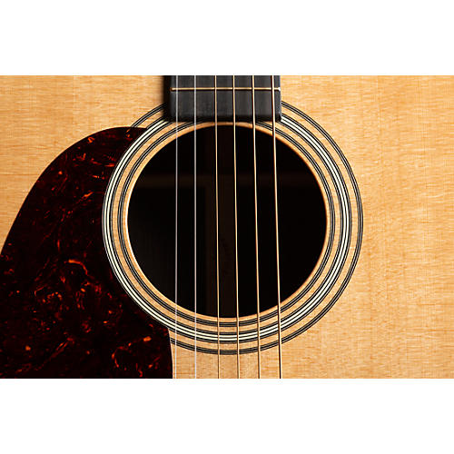 Martin Left-Handed D-28 Modern Deluxe Acoustic Guitar Natural Natural