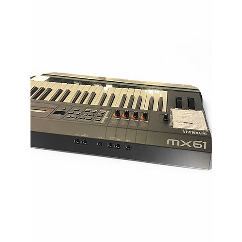 Used Yamaha MX61 61 Key Keyboard Workstation