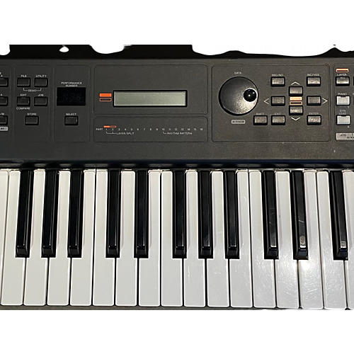 Used Yamaha MX61 61 Key Keyboard Workstation