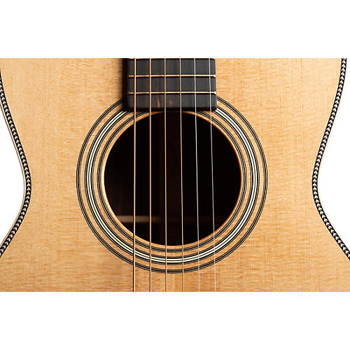 Martin 012-28 Modern Deluxe 12-Fret Acoustic Guitar Natural