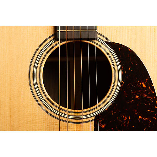 Martin 000-28 Modern Deluxe Auditorium Acoustic Guitar Natural