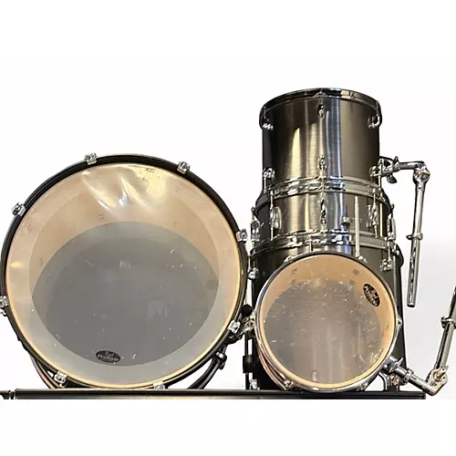 Used Pearl 5 Piece Forum Metallic Silver Drum Kit Metallic Silver