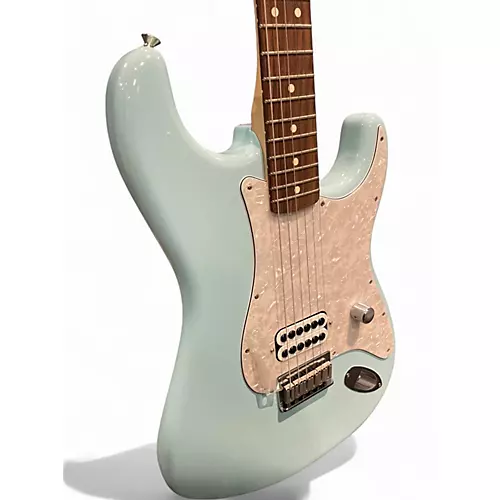 Used Fender Tom Delonge Signature Stratocaster Daphne Blue Solid Body Electric Guitar Daphne Blue
