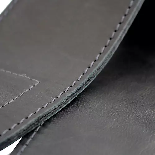 RICHTER Raw V Nappa Guitar Strap Black