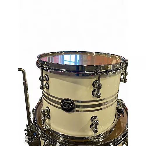 Used DW 3 Piece Performance Series white w grey stripe Drum Kit white w grey stripe