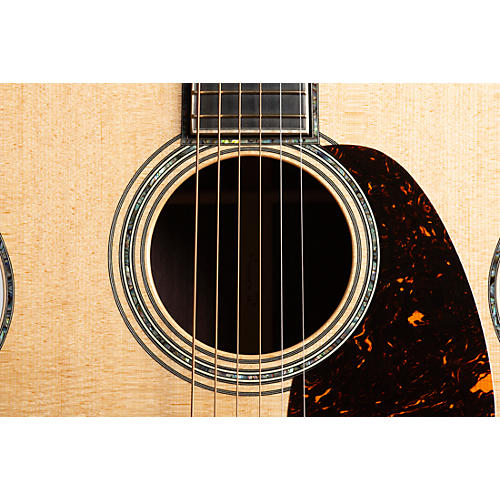 Martin 000-42 Modern Deluxe Acoustic Guitar Natural