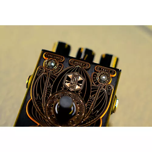 Beetronics FX Nectar Tone Sweetener Babee Series Overdrive & Fuzz Effects Pedal Black Anodized