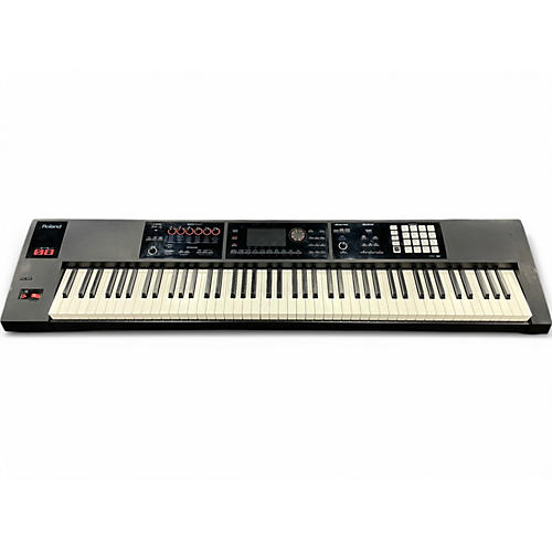 Used 2010s Roland FA08 Keyboard Workstation