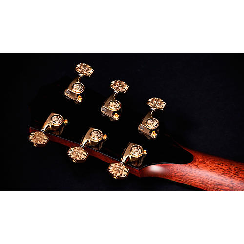 Taylor Custom Adirondack Spruce-Indian Rosewood Grand Auditorium Acoustic-Electric Guitar Natural