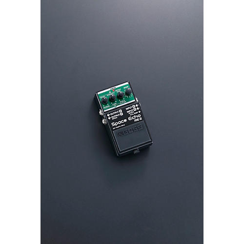 BOSS RE-2 Space Echo Effects Pedal Black