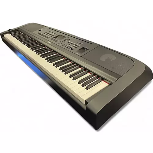 Used Yamaha DGX670 Digital Piano